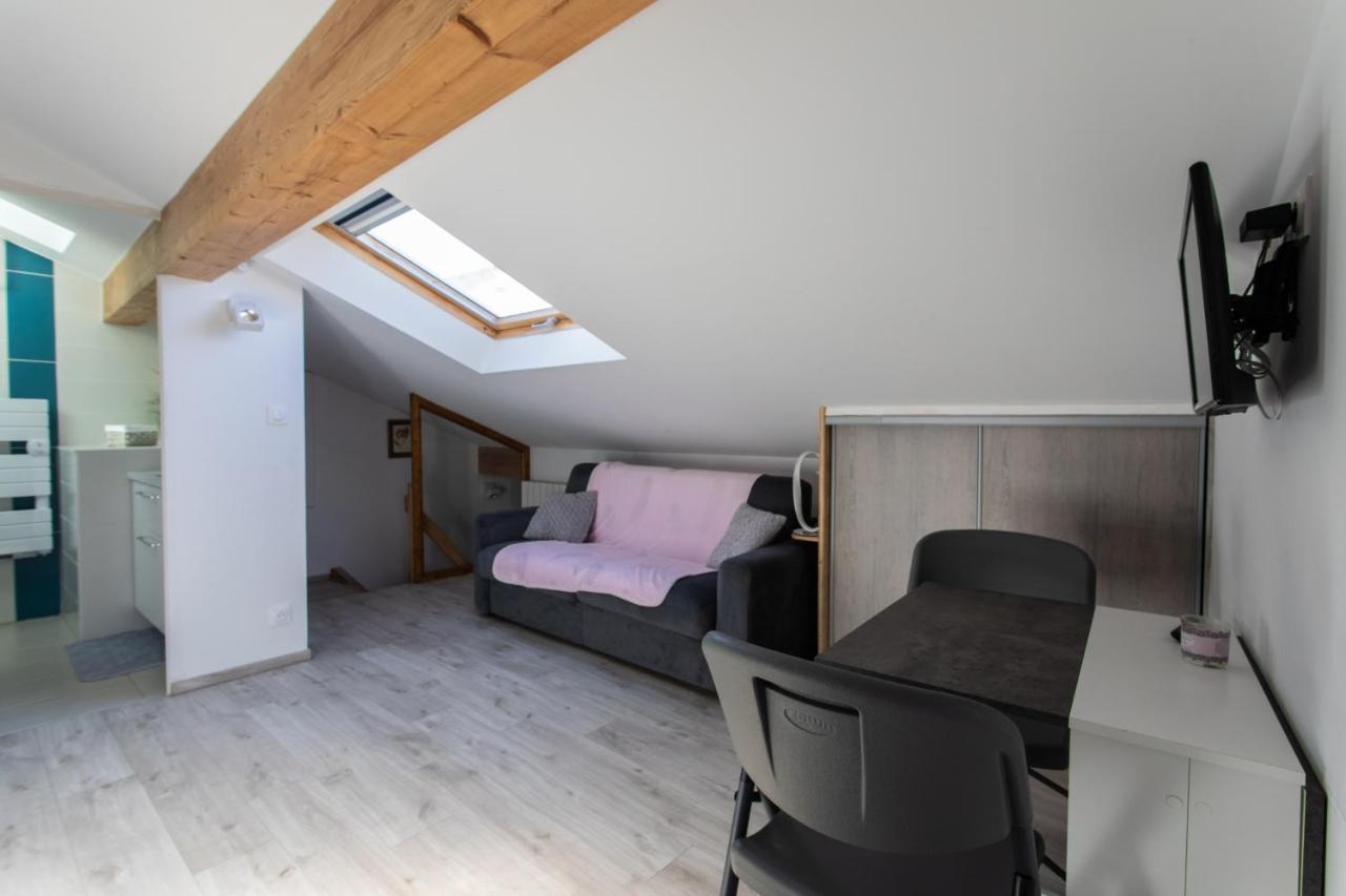 Le Coq Charmant Petit Studio En Centre Ville D'Embrun ภายนอก รูปภาพ