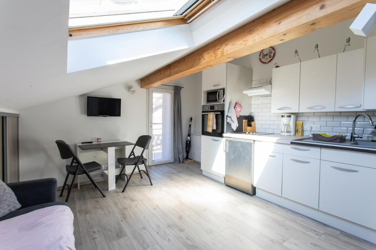 Le Coq Charmant Petit Studio En Centre Ville D'Embrun ภายนอก รูปภาพ